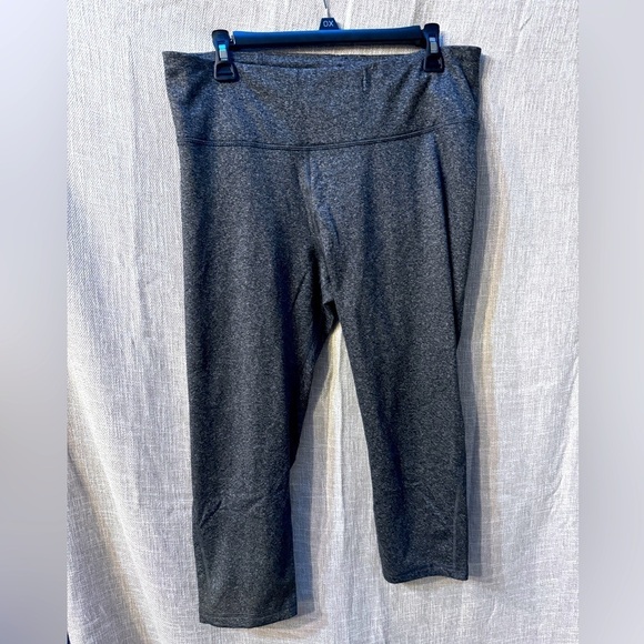 Old Navy Active High-Rise Crop Leggings For Women size XL - Picture 2 of 8
